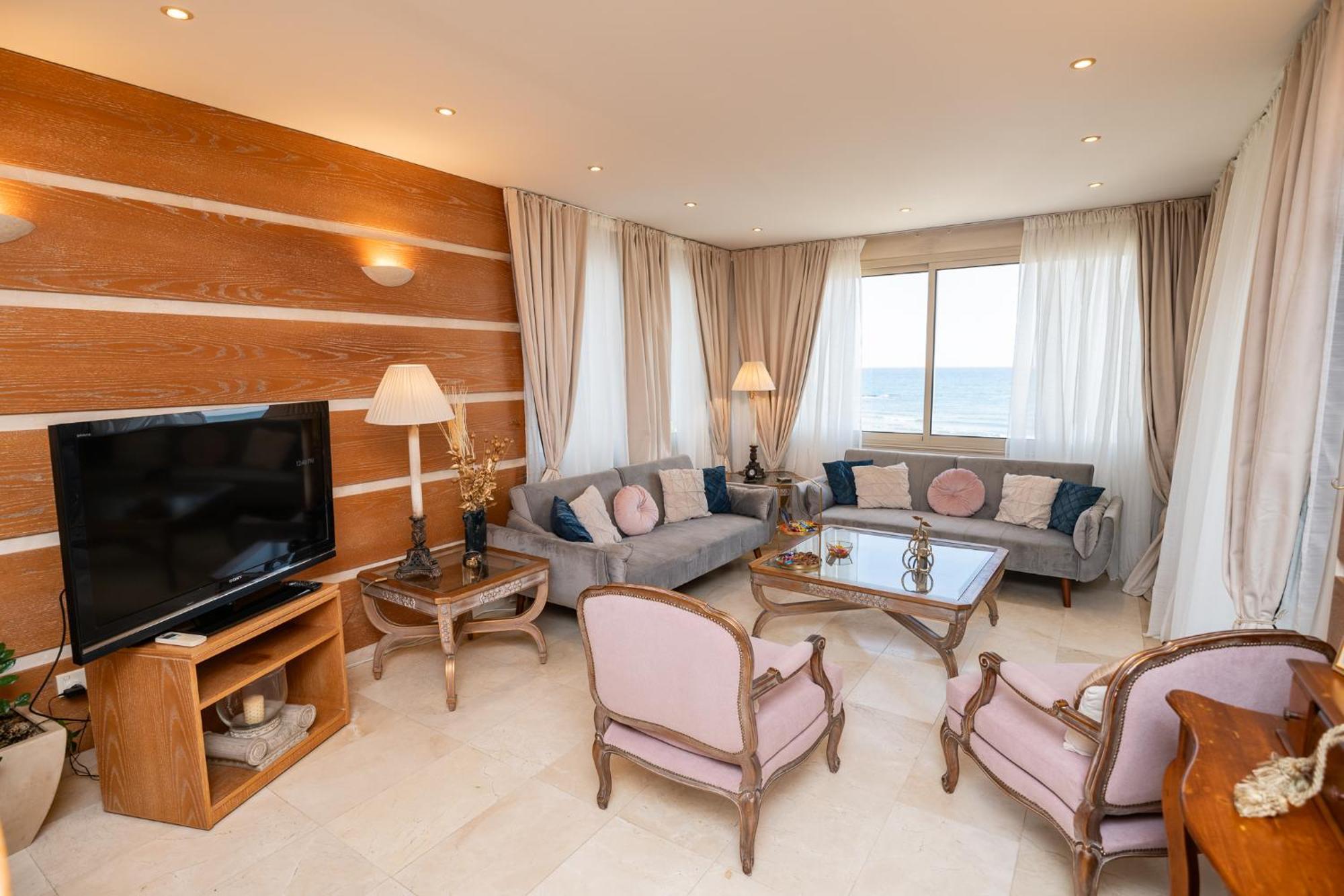 Quattro Beachfront Sea View Ap 4 Larnaca Exteriér fotografie