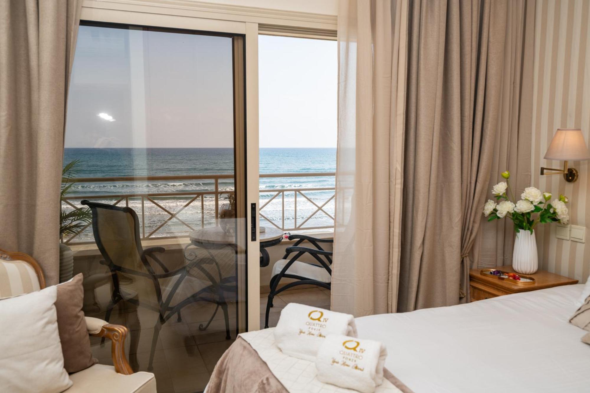Quattro Beachfront Sea View Ap 4 Larnaca Exteriér fotografie